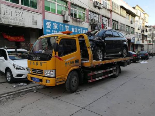 蚌山区吊车租赁电话_吊车出租行业需要注意的重点有哪些?